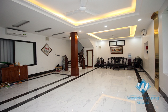 Quality house with morden style for rent in Tay Ho district 